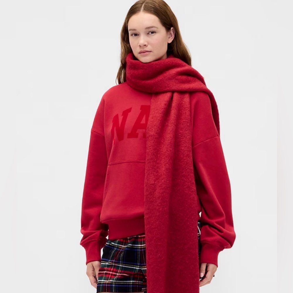 NWT Gap Brushed Fringe Scarf. Color: Sled Red